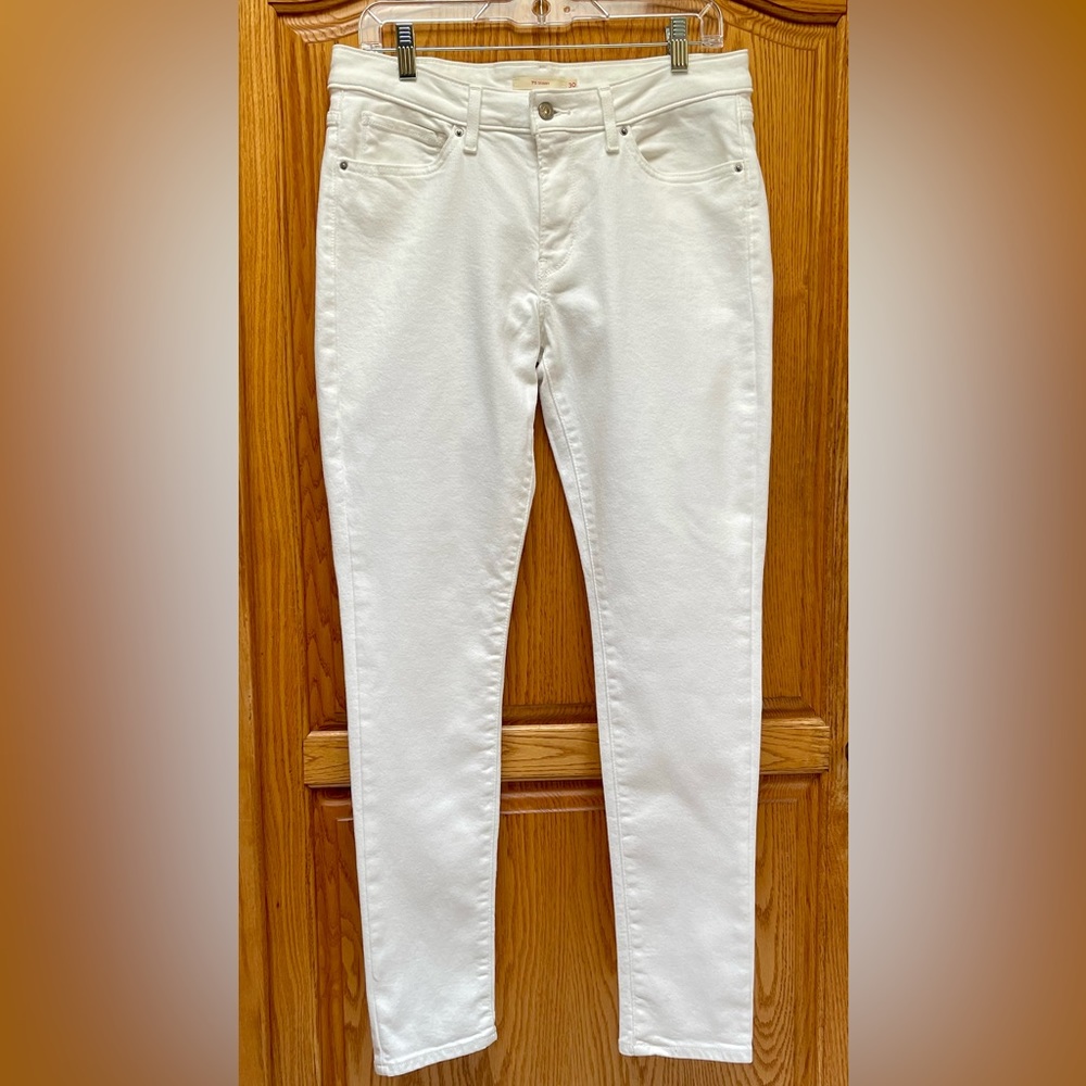 Levi’s White 711-Skinny Jeans size 30